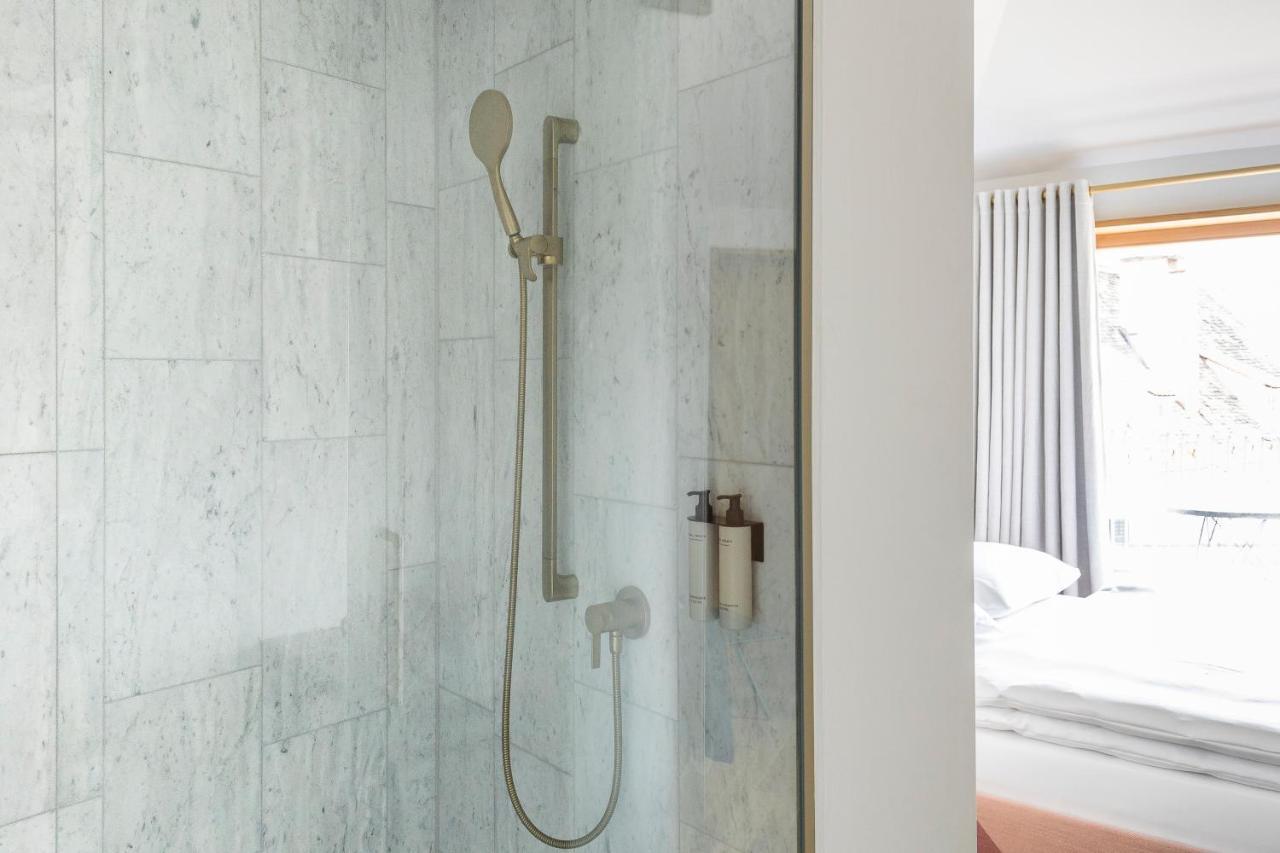 Kai 36 - Hotel Zwischen Fels Und Fluss Graz Dış mekan fotoğraf A shower