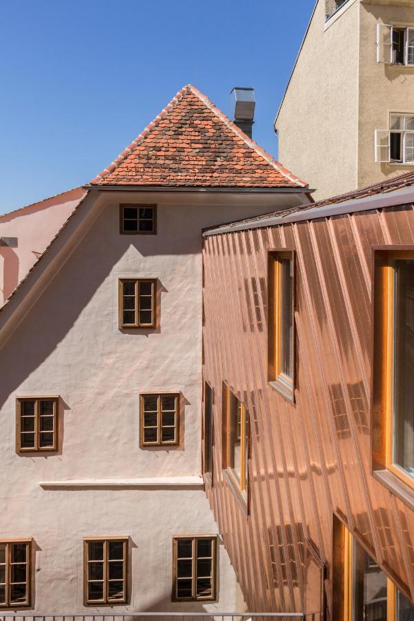 Kai 36 - Hotel Zwischen Fels Und Fluss Graz Dış mekan fotoğraf Copper cladding on a house in Regensburg, Germany