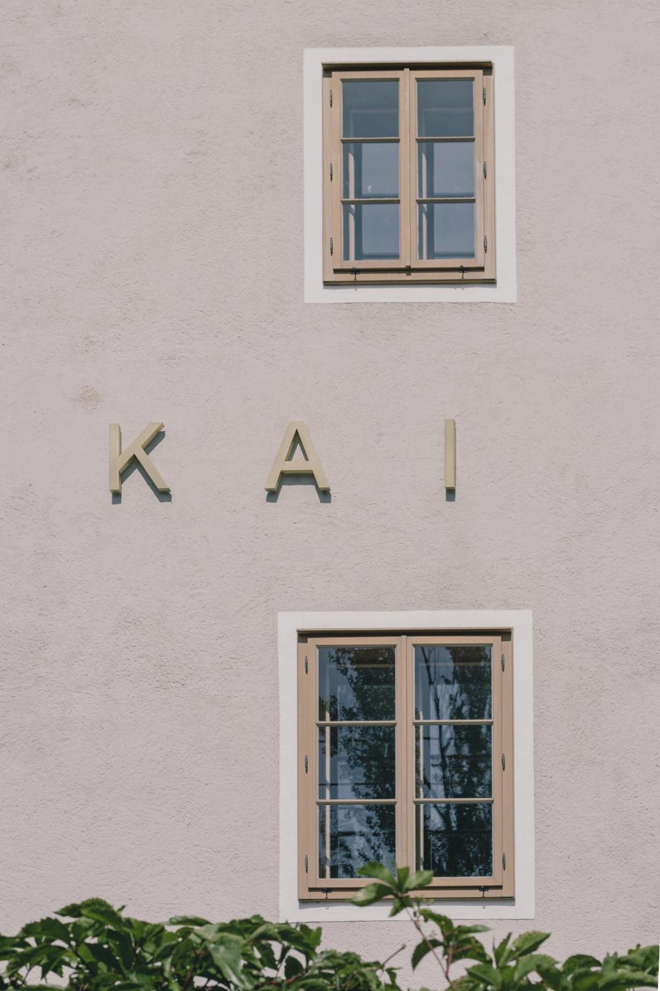 Kai 36 - Hotel Zwischen Fels Und Fluss Graz Dış mekan fotoğraf The name of the house on the wall