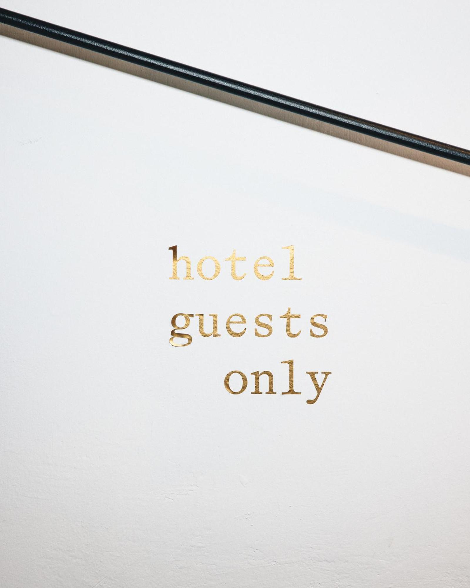 Kai 36 - Hotel Zwischen Fels Und Fluss Graz Dış mekan fotoğraf Gold leaf used for printing