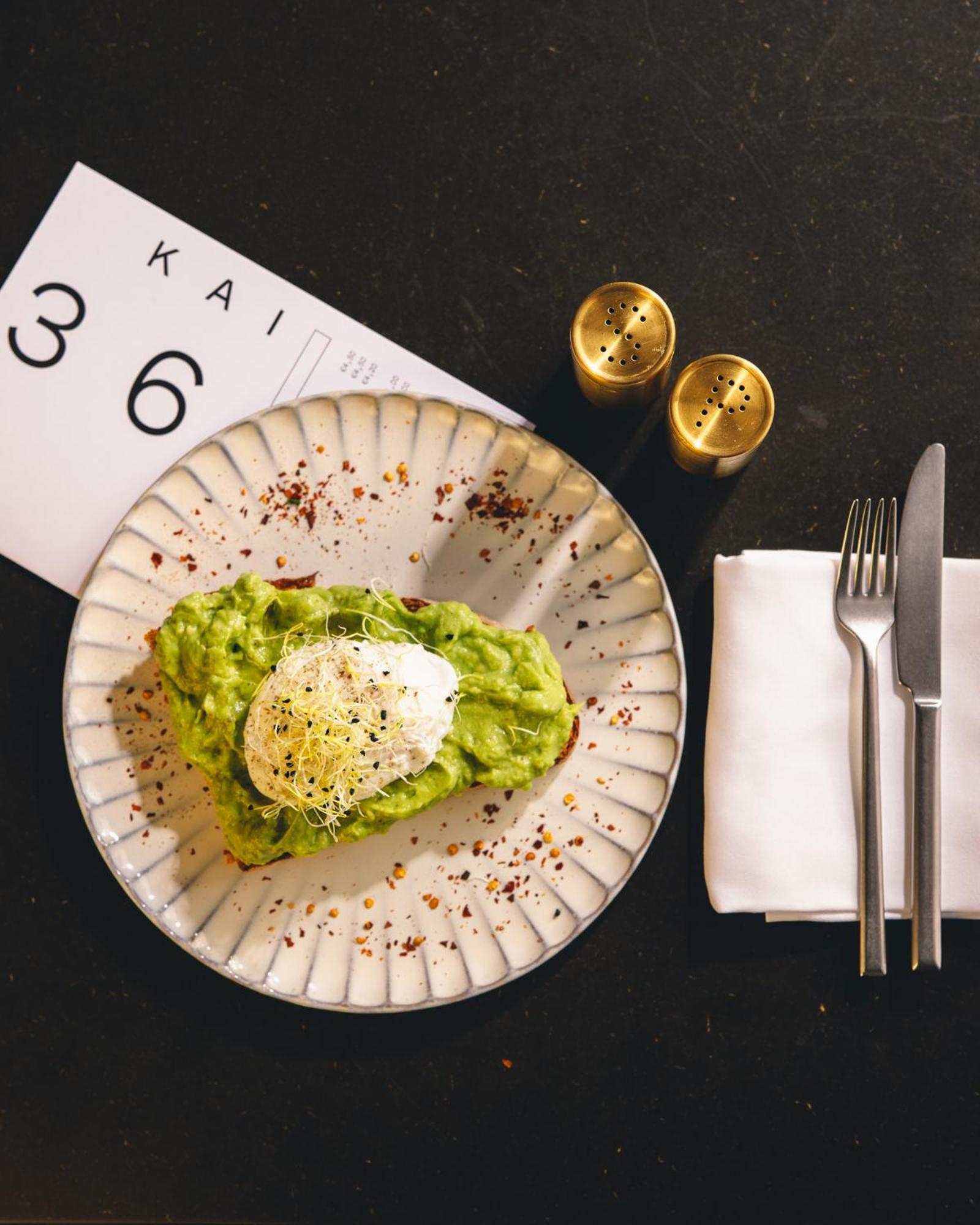 Kai 36 - Hotel Zwischen Fels Und Fluss Graz Dış mekan fotoğraf Avocado and poached egg